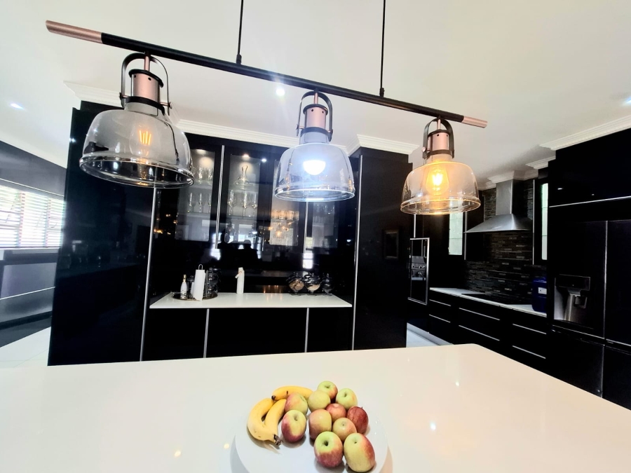 5 Bedroom Property for Sale in Gonubie Eastern Cape